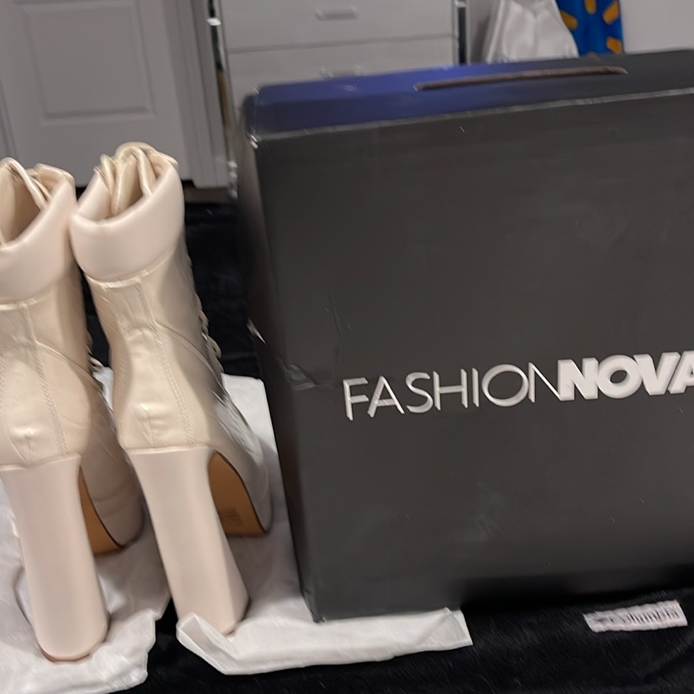 Brand new women cream color so fun and fabulous size 7/5 - Picture 5 of 7